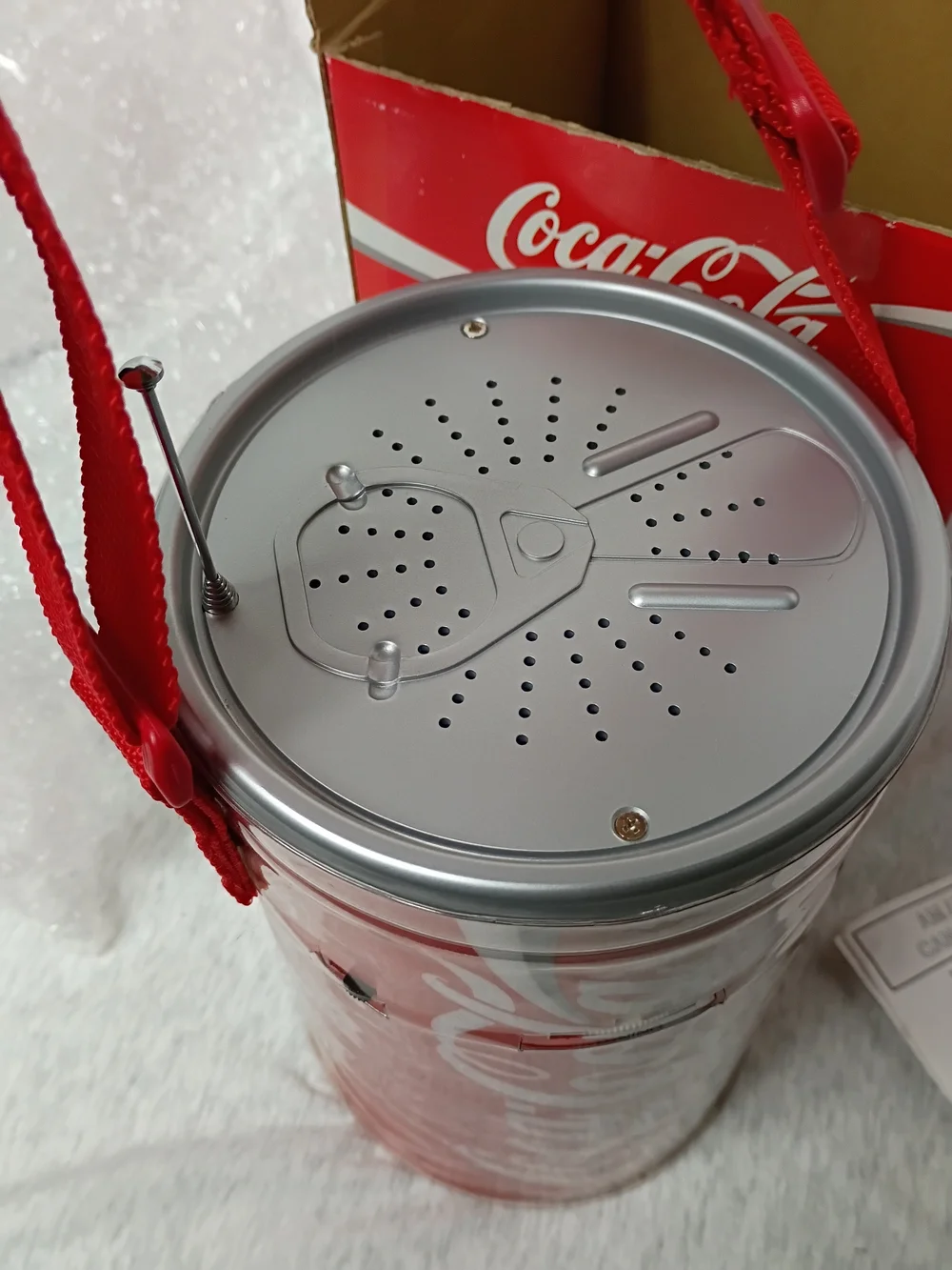 Vintage “Giant” Coke Can AM/FM Radio 1991